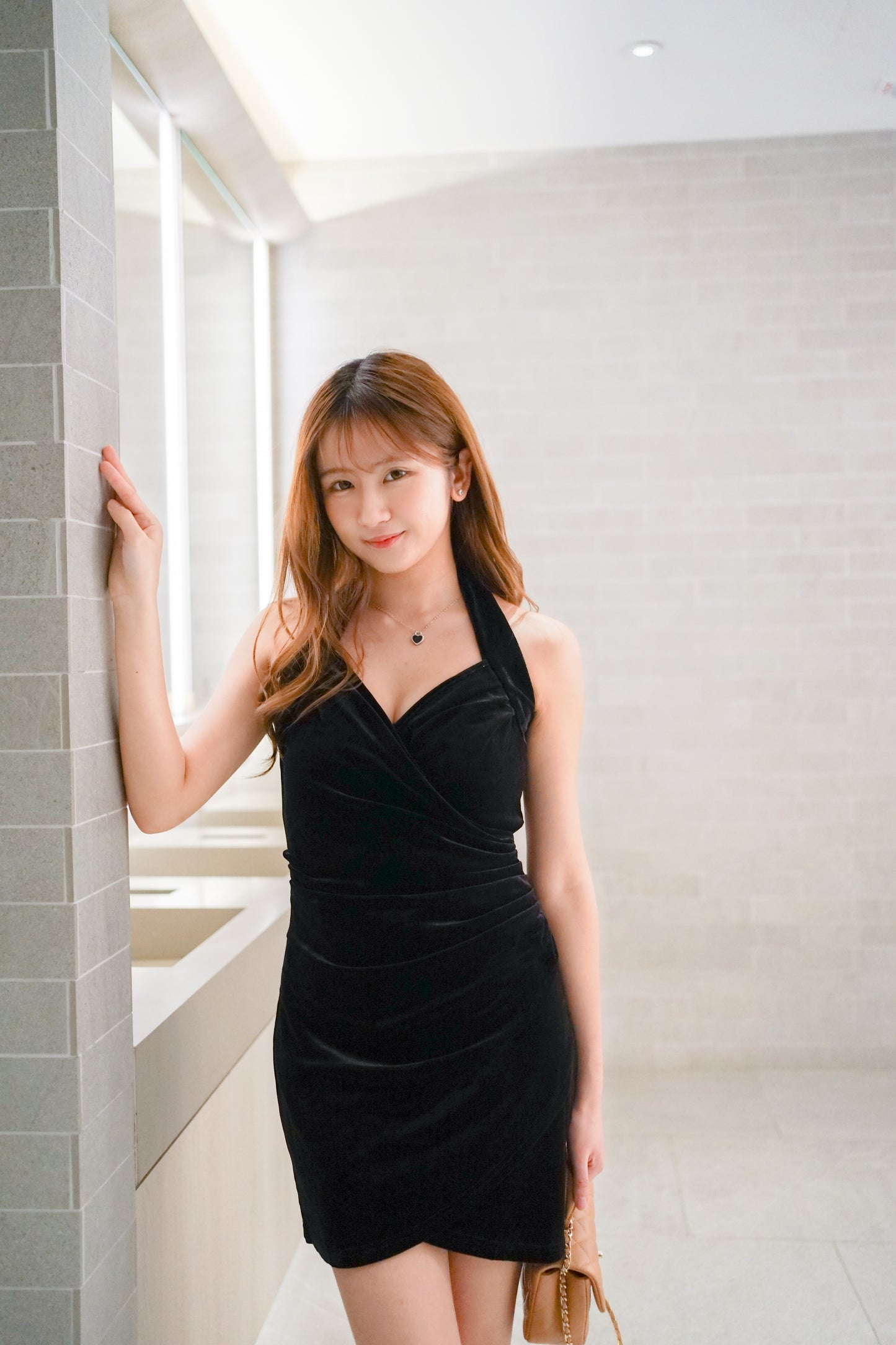 Halter-neck Velvet Black