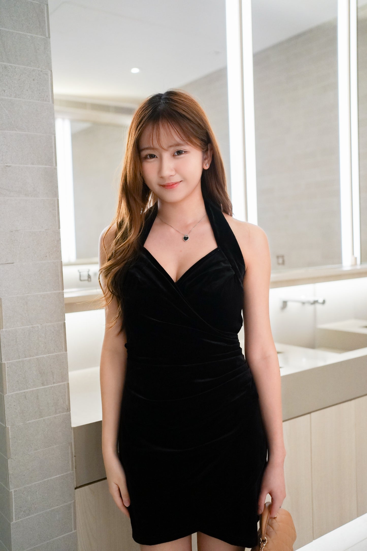 Halter-neck Velvet Black